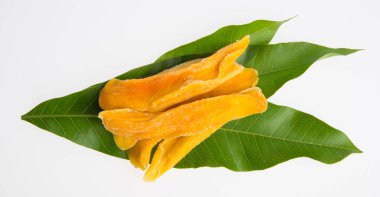 Bir arka plan üzerinde kurutulmuş Mango veya kurutulmuş Mango dilimleri.