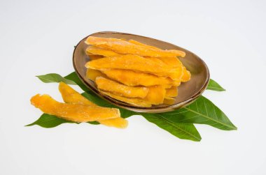Bir arka plan üzerinde kurutulmuş Mango veya kurutulmuş Mango dilimleri.