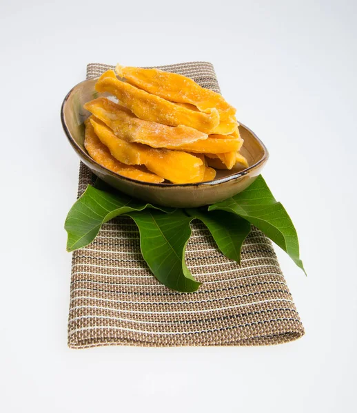 Bir arka plan üzerinde kurutulmuş Mango veya kurutulmuş Mango dilimleri.
