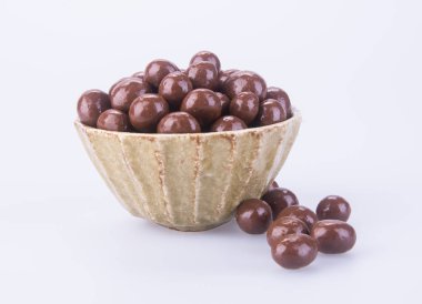 çikolata topları. bir arka plan üzerinde kase çikolata topları