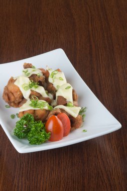 Japon mutfağı. arka planda kızarmış tavuk