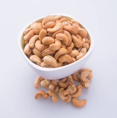 Kafayı yemiş. zemin kaju fıstığı