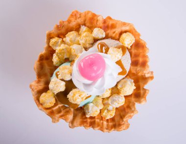 dondurma kaşık veya arka plan üzerinde karışık dondurma.