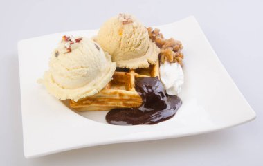 dondurma kaşık. Çikolatalı dondurma.