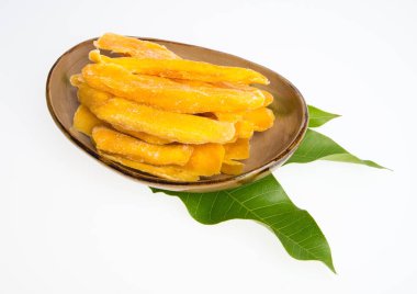 Bir arka plan üzerinde kurutulmuş Mango veya kurutulmuş Mango dilimleri