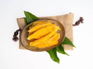 Bir arka plan üzerinde kurutulmuş Mango veya kurutulmuş Mango dilimleri