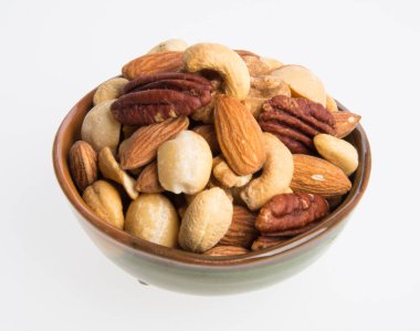 fındık veya bir arka plan üzerinde mix fıstık.