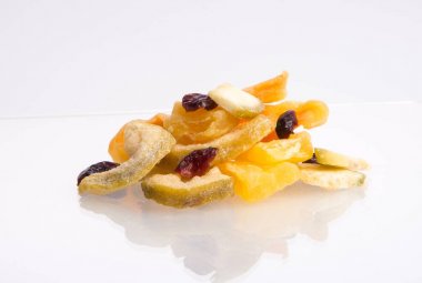 Kurutulmuş meyve veya arka plan üzerinde çeşitli Konserve sebzeleri