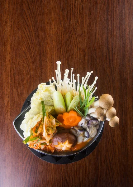 Japon mutfağı. arka planda hot pot