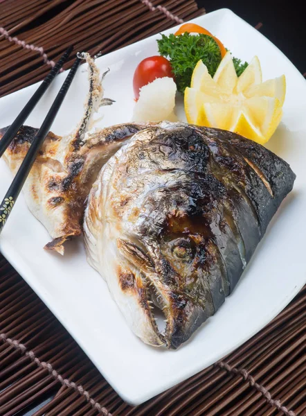 Cucina Giapponese Testa Pesce Fritto Sfondo — Foto Stock