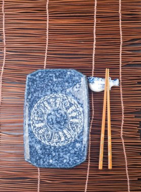 yemek çubukları. arka planda iki chopssticks