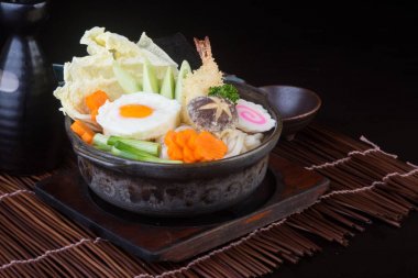 Japon mutfağı. Udon arka planda