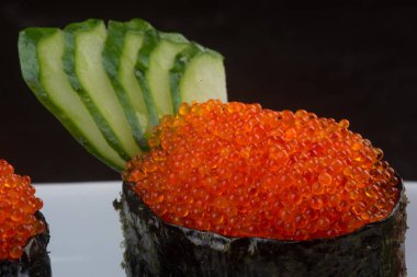 Japon mutfağı. arka planda somon Karaca