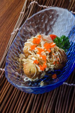 Japon kızarmış balık topu arka plan üzerinde