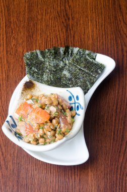 bir arka plan üzerine Japon natto