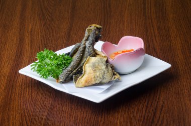 Japon mutfağı. Kızarmış Balık cilt üzerinde arka plan