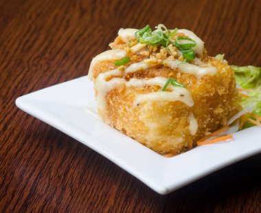 Japon mutfağı. zemin üzerine Kızarmış tofu
