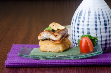 Japon mutfağı. Unagi veya arka plan üzerinde yılan balığı