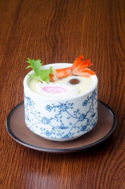 Japon mutfağı. arka planda haşlanmış yumurta