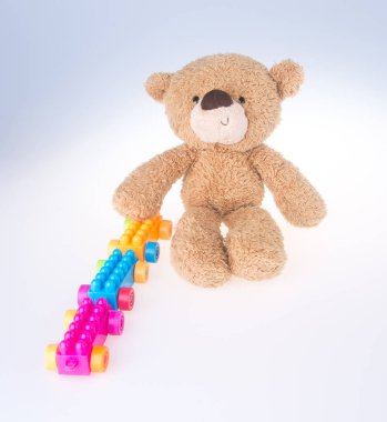 oyuncak. bir arka plan üzerinde oyuncak ayı. oyuncak ayı bir arka plan üzerinde.