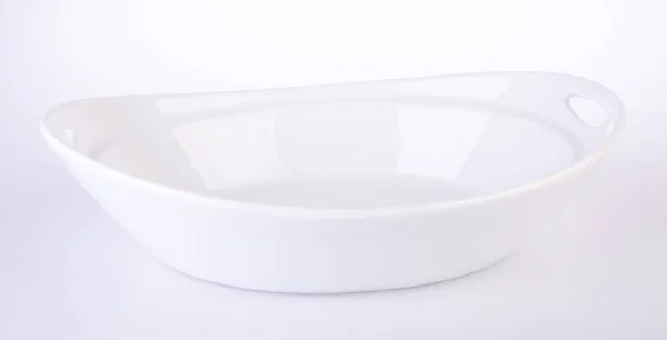 Skål, keramik skål på vit bakgrund. — Stockfoto