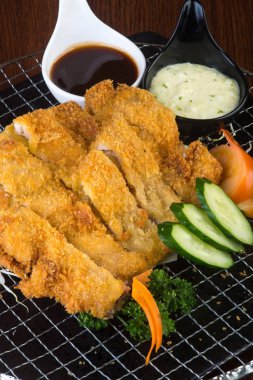 Japon mutfağı. arka planda kızarmış tavuk