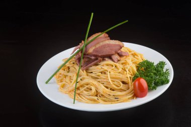 Japon mutfağı. arka planda spagetti