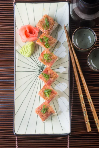 Japansk mat. sushi på bakgrunden — Stockfoto