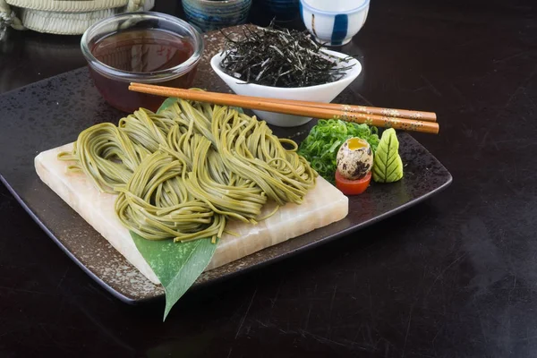 Japanische Küche. udon auf dem Hintergrund — Stockfoto