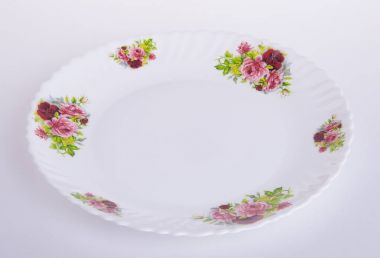 plaka, plaka üzerinde arka plan. bir arka plan üzerinde seramik tabak