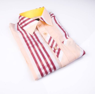 gömlek. bir arka plan üzerinde katlanmış erkek gömlek