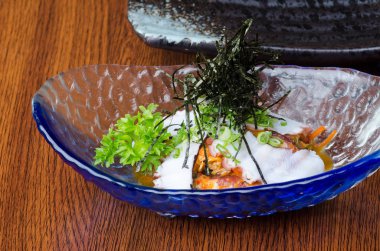 Japon mutfağı. sashimi arka planda