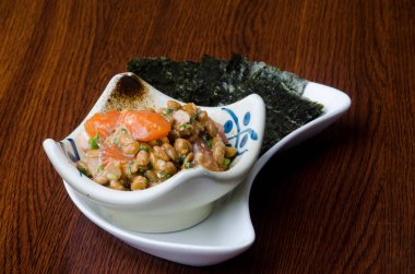arka planda Japon natto