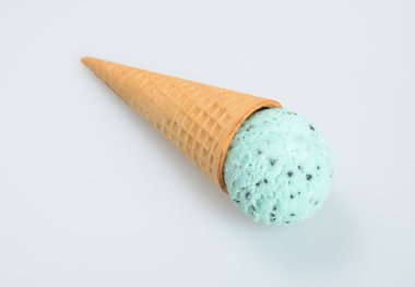 Dondurma koni ya da dondurma arka planda.