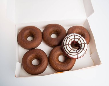 çörek veya bir arka plan üzerinde çörek kutusu.