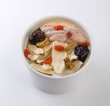 tencerede, Çin yemeği stili tavuk ve ot çorbası.