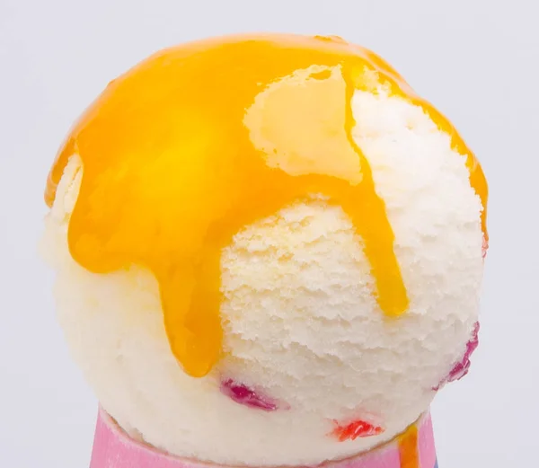 Dondurma Topingler ile tepesinde — Stok fotoğraf