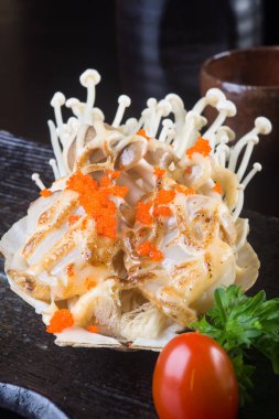 Japon mutfağı. arka planda kabuk balık ızgara