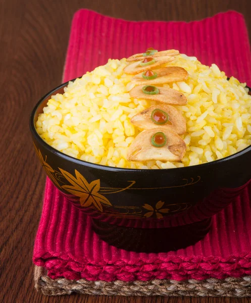 Cucina giapponese. riso fritto allo zenzero sullo sfondo — Foto Stock