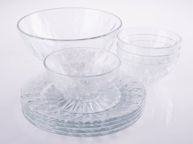 kristal cam kase bir arka plan üzerinde.