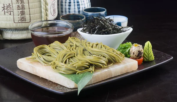 Japanische Küche. udon auf dem Hintergrund — Stockfoto