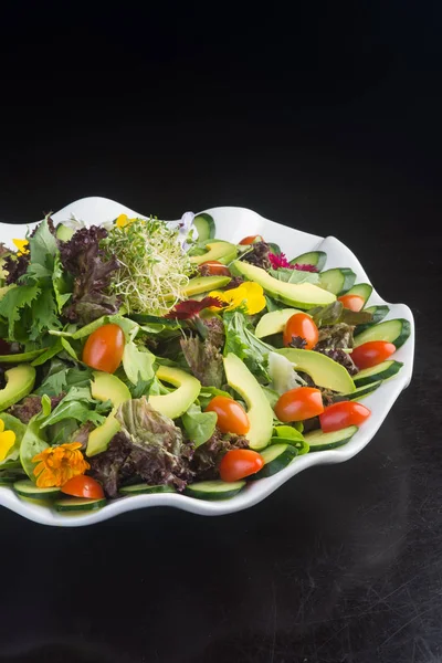 salata. arka planda salata