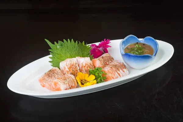 Cocina japonesa. sashimi en el fondo — Foto de Stock