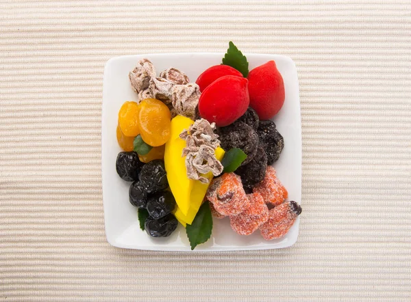 Konserverade frukter & torkade frukter. mat mellanmål på en bakgrund — Stockfoto