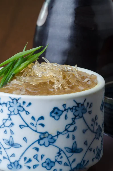 Japanische Küche. Suppe auf dem Hintergrund — Stockfoto