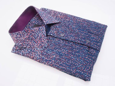 gömlek. bir arka plan üzerinde katlanmış erkek gömlek