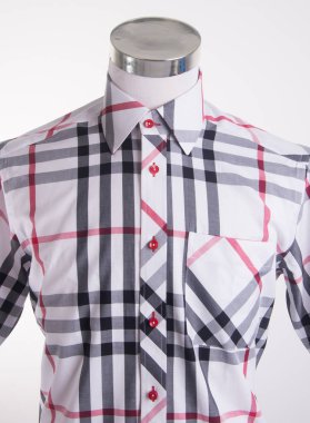 gömlek. bir arka plan üzerine giymiş erkek manken