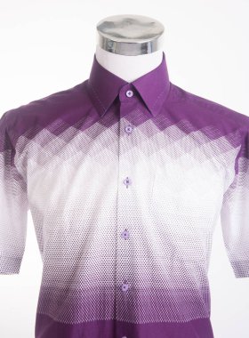 gömlek. bir arka plan üzerine giymiş erkek manken