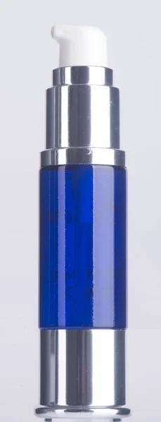 Flasche. Kosmetikflasche auf dem Hintergrund — Stockfoto