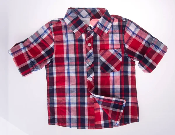 Chemise. Vêtements pour enfants "garçon" sur un fond — Photo